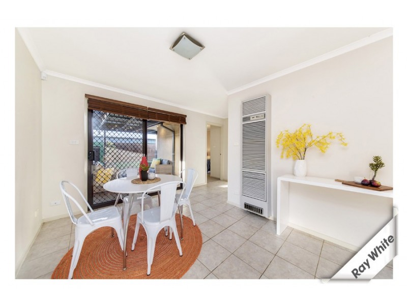 2/2 Edmunds Place, Spence ACT 2615