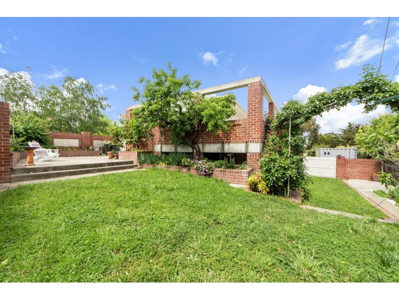 2 Ives Court, Melba ACT 2615