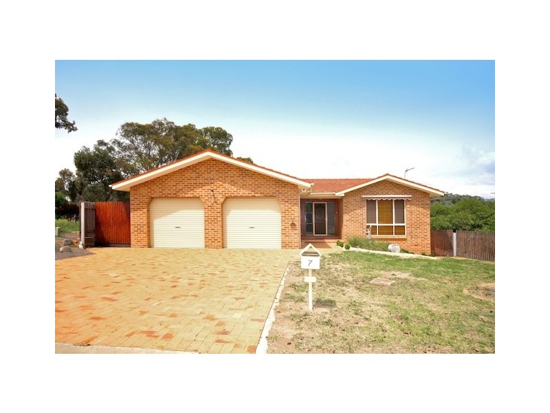 7 Menzies Court, Banks ACT 2906