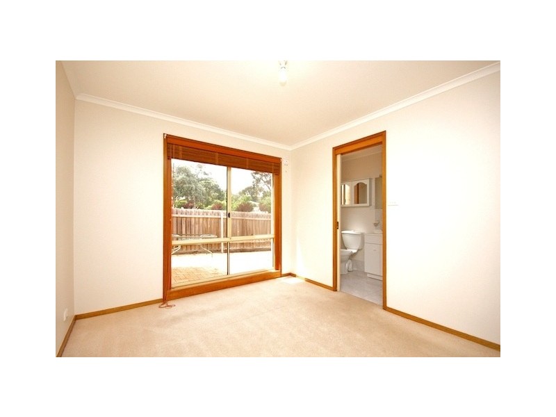 7 Menzies Court, Banks ACT 2906