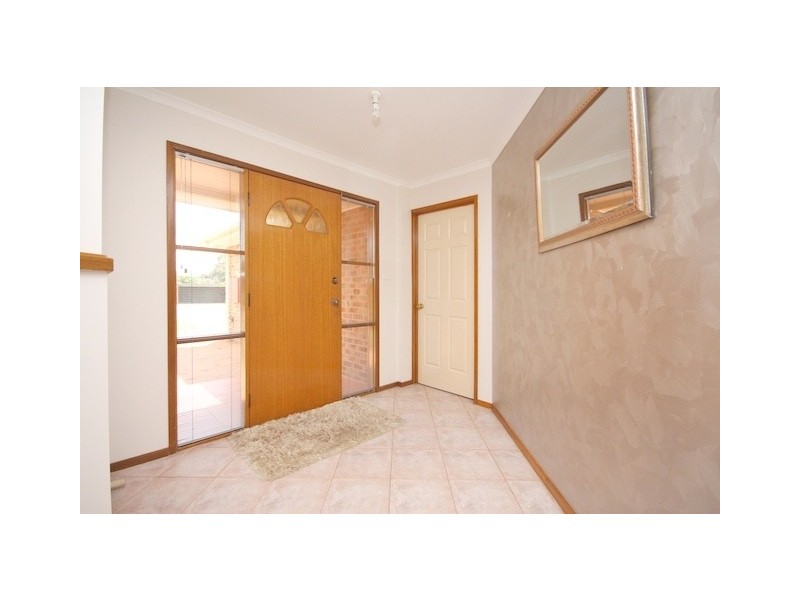 7 Menzies Court, Banks ACT 2906