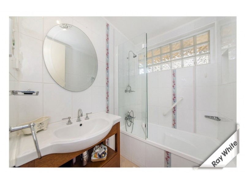 40 Lindrum Crescent, Holt ACT 2615