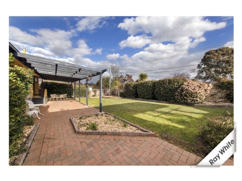 40 Lindrum Crescent, Holt ACT 2615