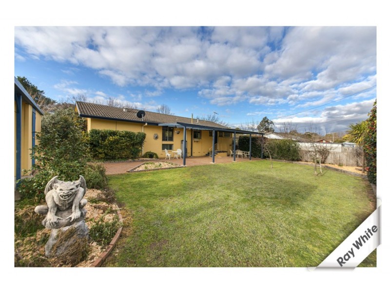 40 Lindrum Crescent, Holt ACT 2615