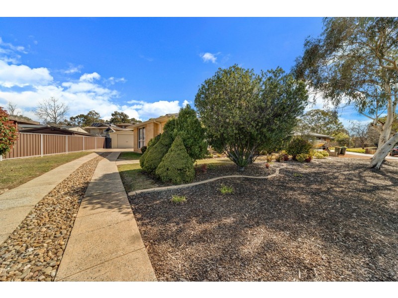 12 Lawrence Close, Macgregor ACT 2615