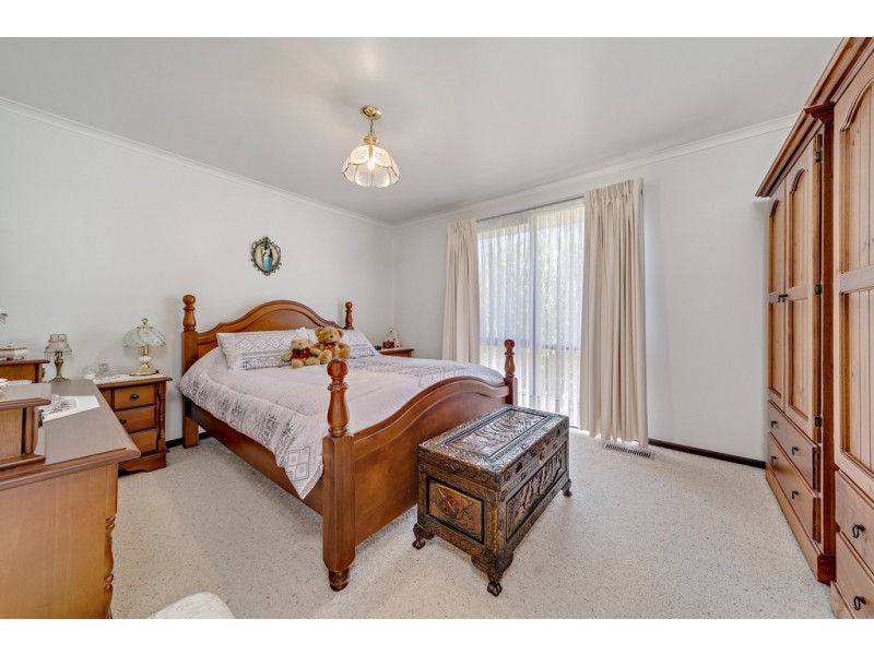 12 Lawrence Close, Macgregor ACT 2615