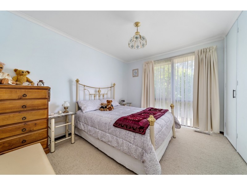 12 Lawrence Close, Macgregor ACT 2615