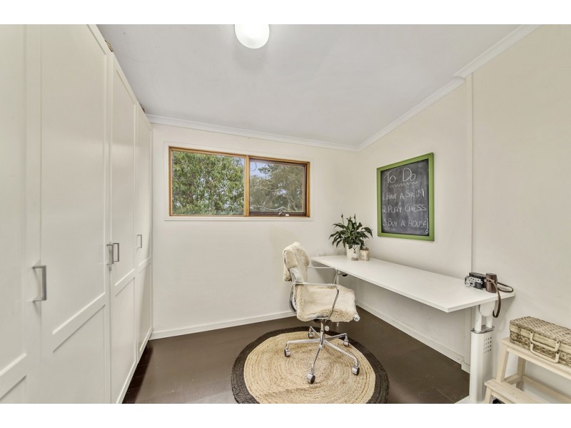 10 Fellows Street, Latham ACT 2615