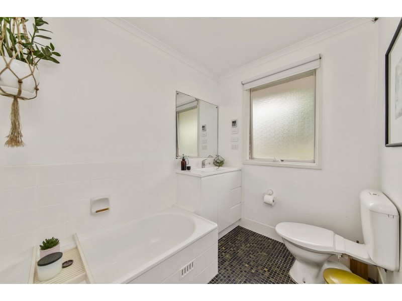 10 Fellows Street, Latham ACT 2615
