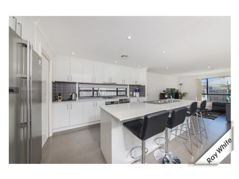 15 Ivy Kent Street, Forde ACT 2914