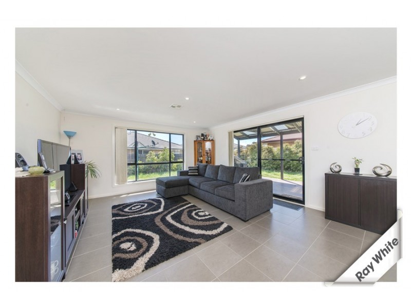 15 Ivy Kent Street, Forde ACT 2914
