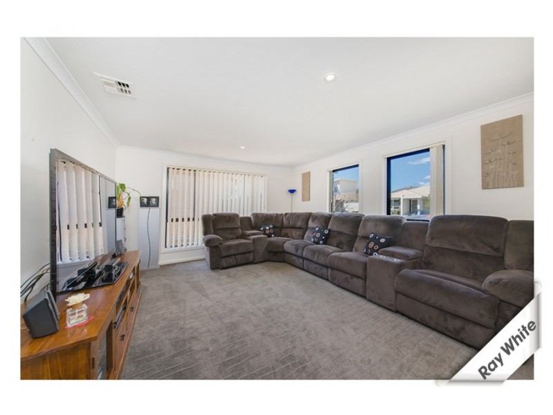15 Ivy Kent Street, Forde ACT 2914