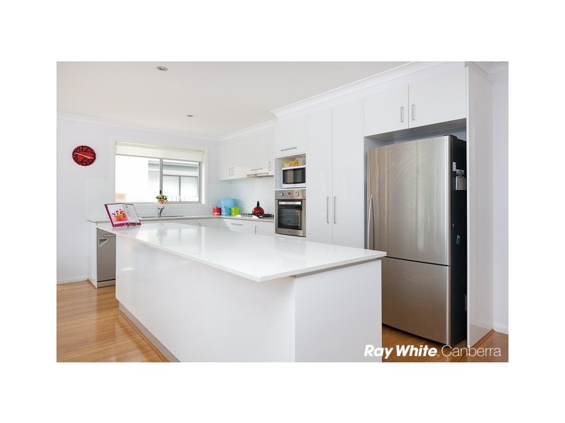 16 Plimsoll Drive, Casey ACT 2913