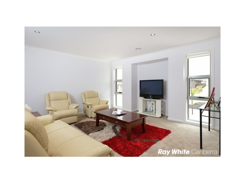 16 Plimsoll Drive, Casey ACT 2913