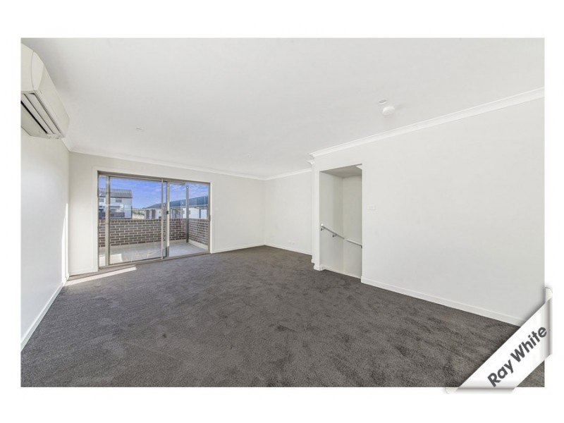 29/2 Clare Burton Crescent, Franklin ACT 2913