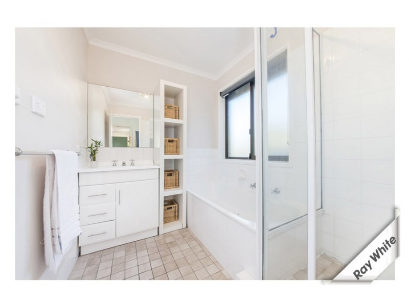 2 Noakes Court, Charnwood ACT 2615