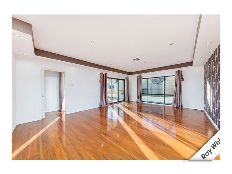 5 Doris Turner Street, Forde ACT 2914