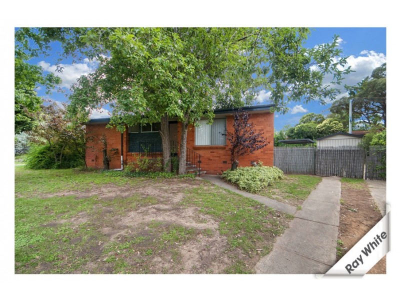 26 Bennelong Cres, Macquarie ACT 2614