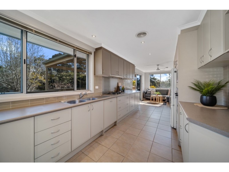16 Ambara Place, Aranda ACT 2614