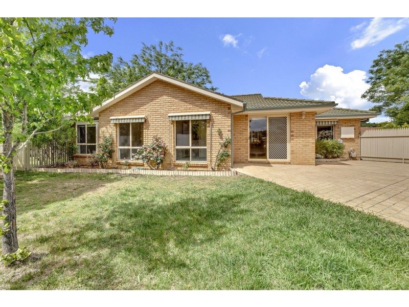 8 Minnta Place, Ngunnawal ACT 2913