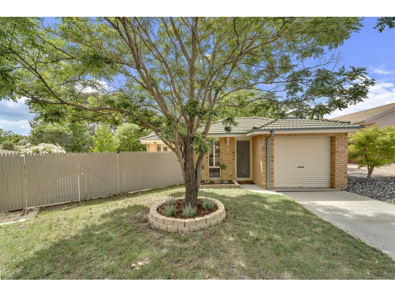 8 Minnta Place, Ngunnawal ACT 2913