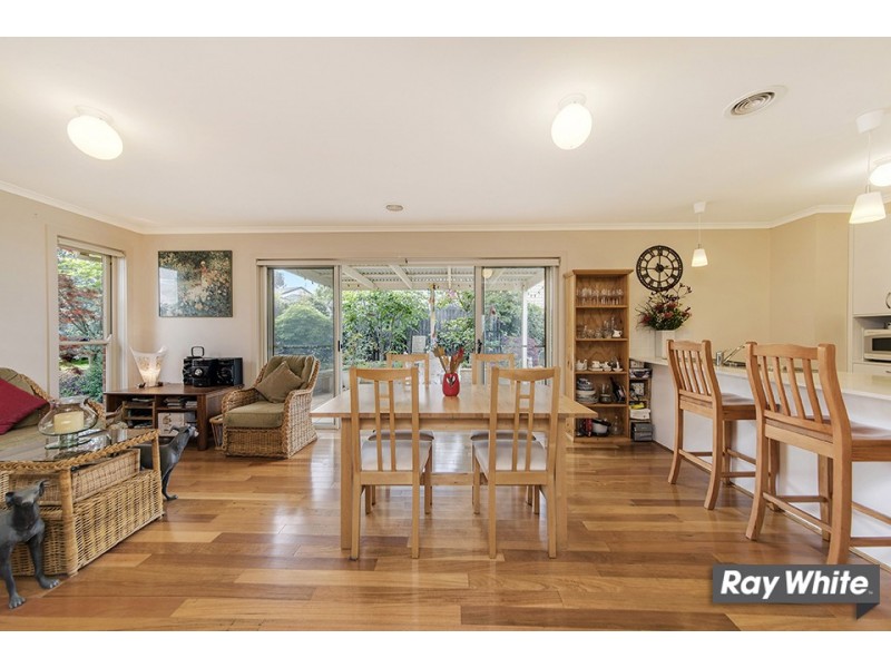 18 Loveday Crescent, Casey ACT 2913