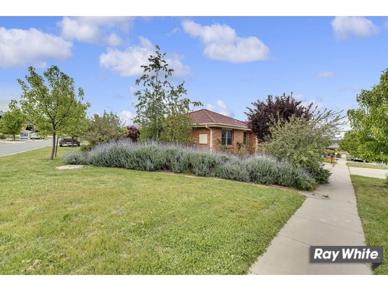18 Loveday Crescent, Casey ACT 2913