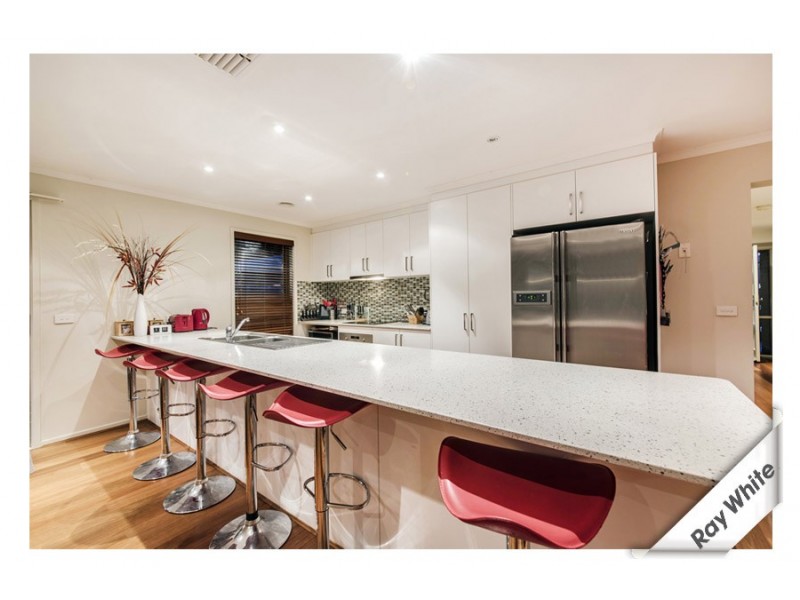 27 Kitty McEwan Cct, Mckellar ACT 2617