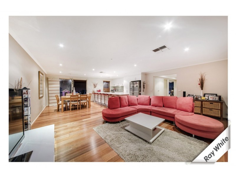 27 Kitty McEwan Cct, Mckellar ACT 2617