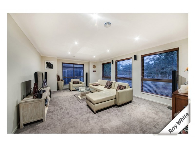 27 Kitty McEwan Cct, Mckellar ACT 2617
