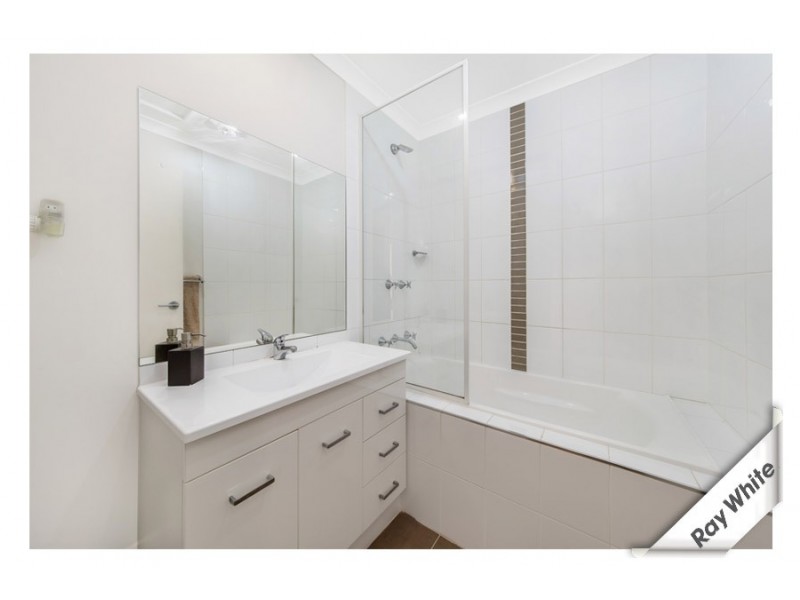 64 Hollows Circuit, Macgregor ACT 2615