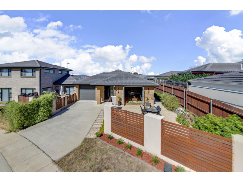 15 Ruth Dobson Street, Casey ACT 2913