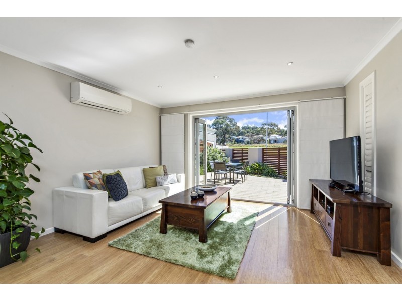 15 Ruth Dobson Street, Casey ACT 2913