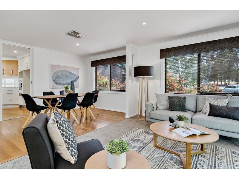 17 Bennelong Crescent, Macquarie ACT 2614