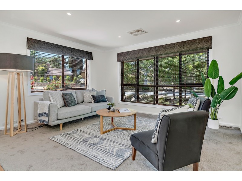 17 Bennelong Crescent, Macquarie ACT 2614