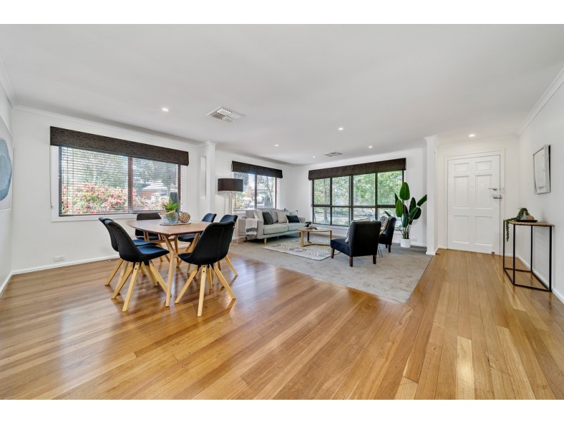 17 Bennelong Crescent, Macquarie ACT 2614