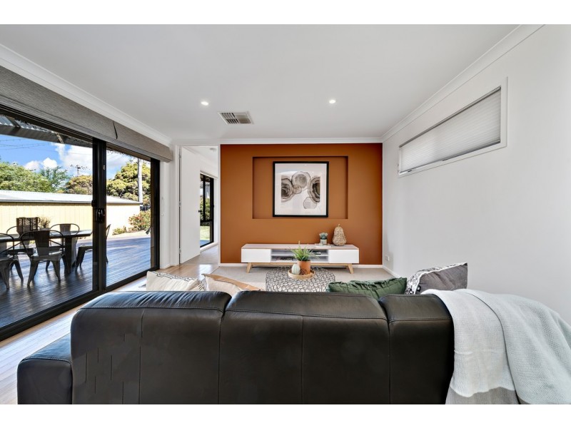 17 Bennelong Crescent, Macquarie ACT 2614
