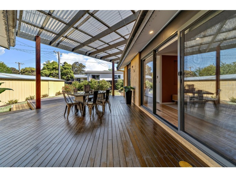 17 Bennelong Crescent, Macquarie ACT 2614