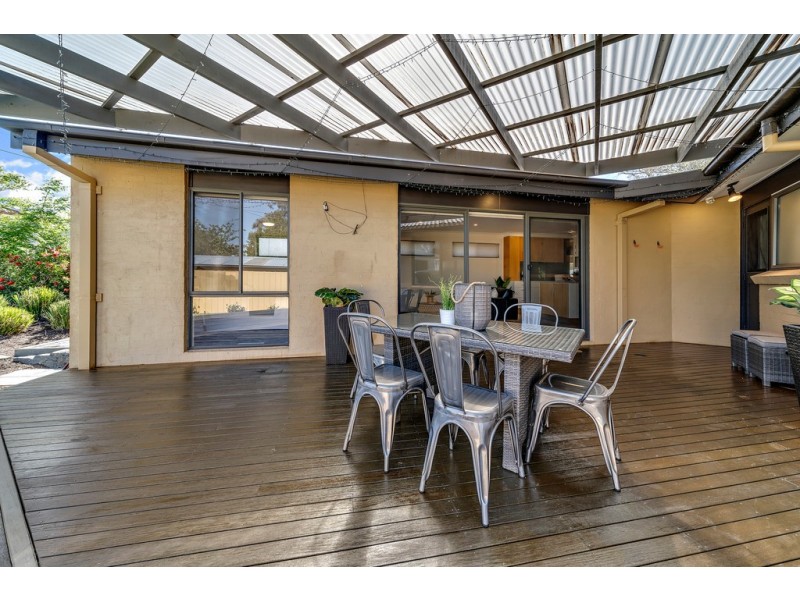 17 Bennelong Crescent, Macquarie ACT 2614