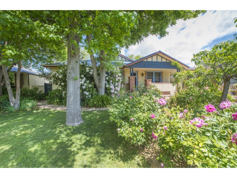 7 Aston Crescent, Cook ACT 2614