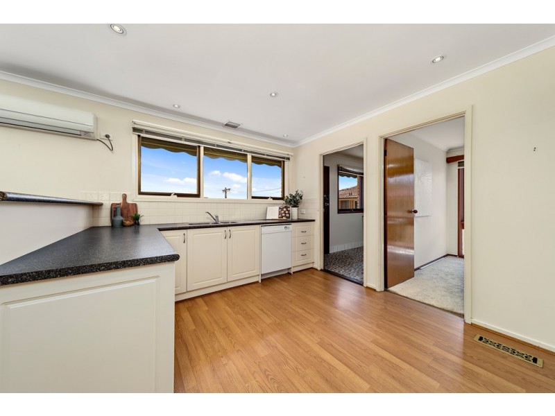 16 Sculptor Street, Giralang ACT 2617