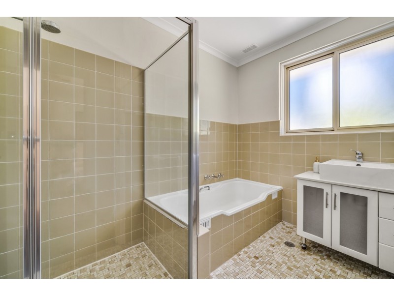 24 Abernethy Street, Weetangera ACT 2614