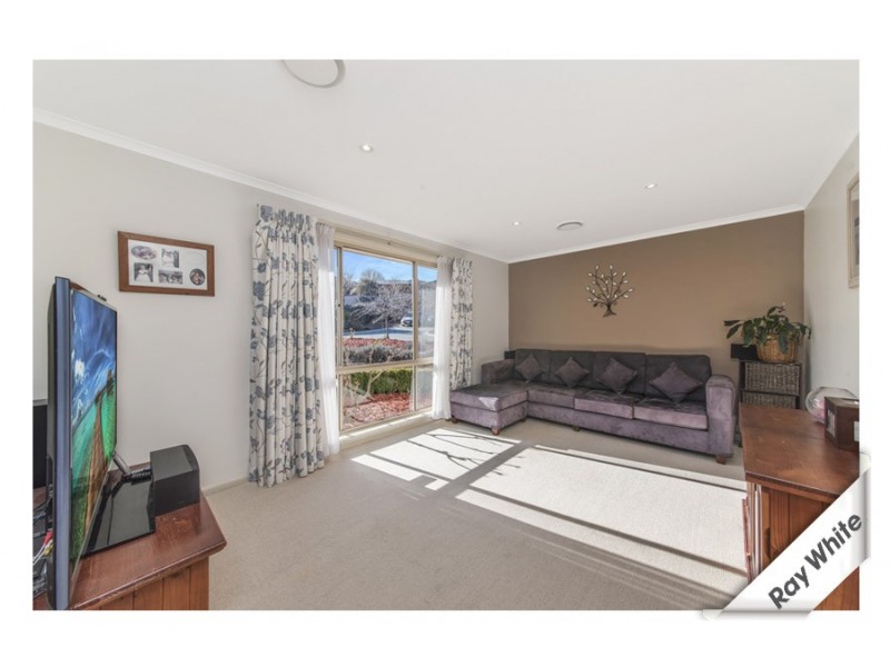 18 Grove Place, Dunlop ACT 2615