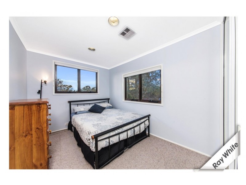 8 Merfield Place, Giralang ACT 2617