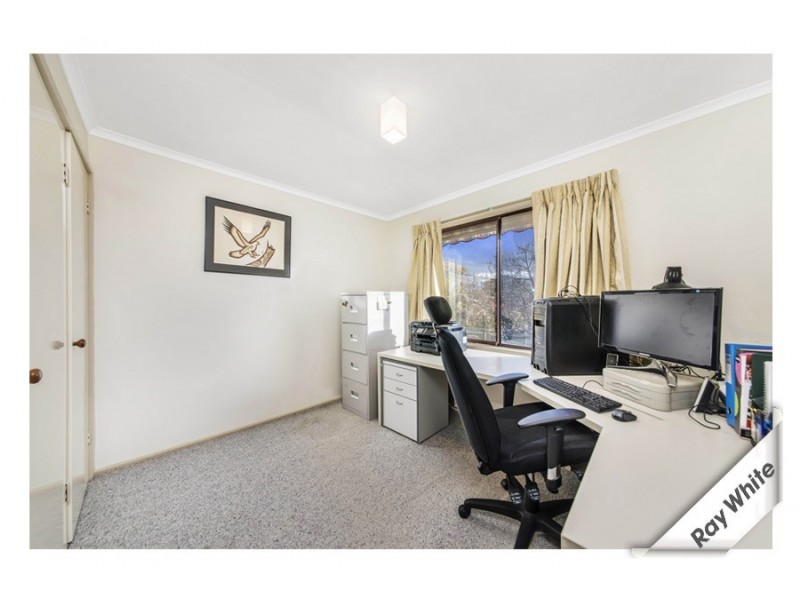 8 Merfield Place, Giralang ACT 2617