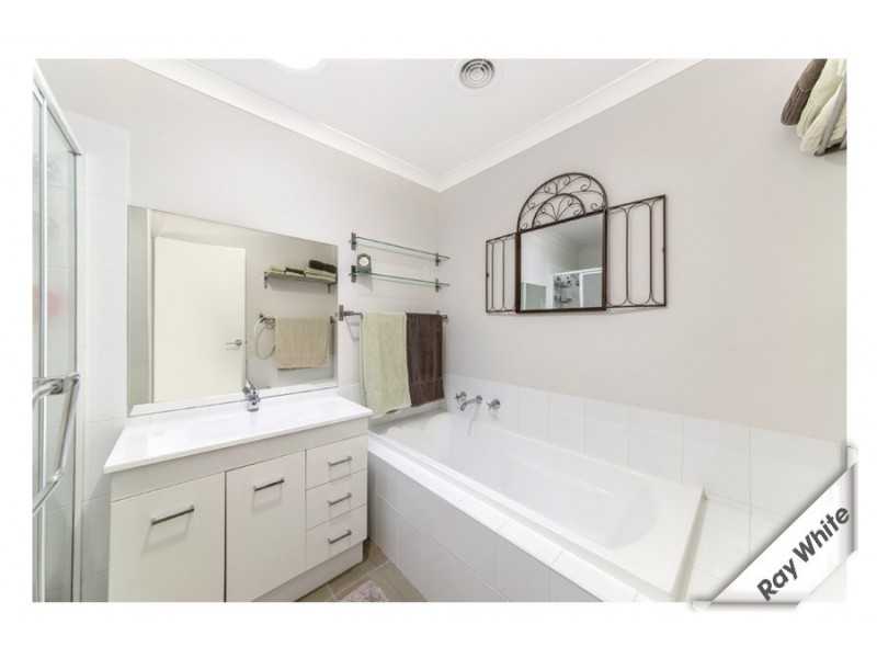 4 Stonehouse Street, Franklin ACT 2913