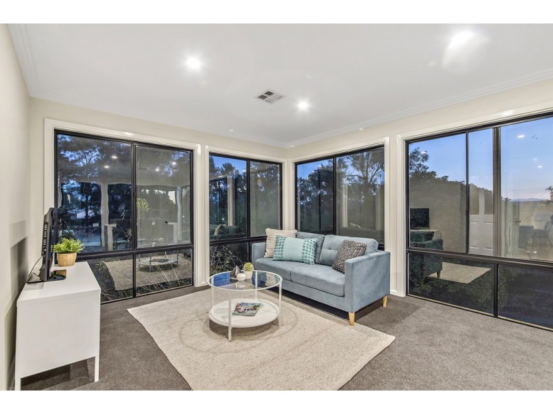 7 Aaron Place, Macgregor ACT 2615