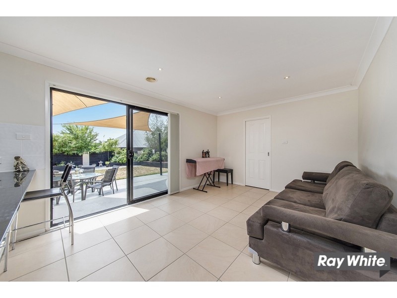 72 Hanrahan Crescent, Dunlop ACT 2615