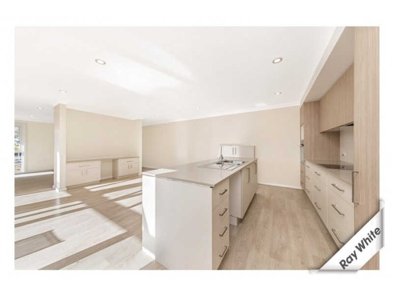 1/2 Blackman Crescent, Macquarie ACT 2614