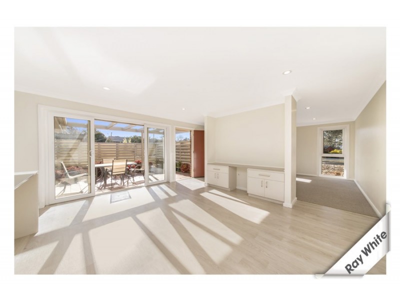1/2 Blackman Crescent, Macquarie ACT 2614